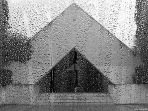 Cristal, lluvia, templo