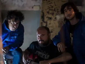 "Nudillos Rotos"